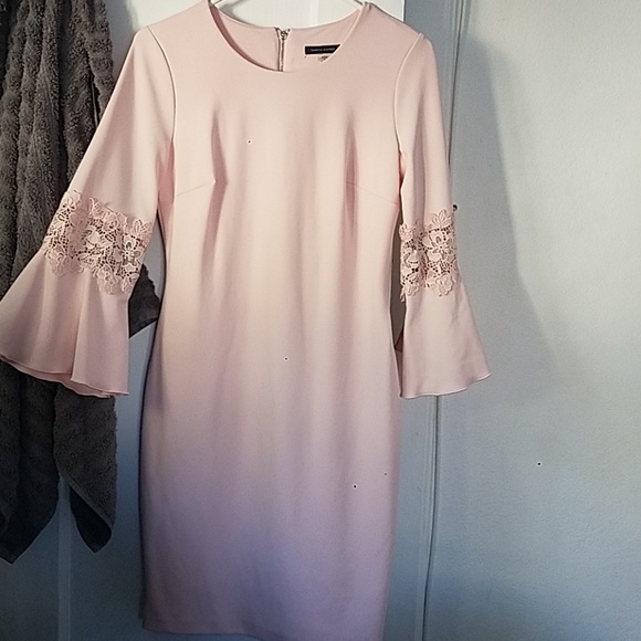 Tommy Hilfiger Dresses & Skirts - Tommy Hilfiger Blush Lace Bell Sleeve Dress Sz 6